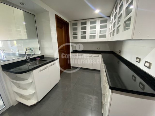 Departamento En Arriendo De 5 Dorm. En Vitacura