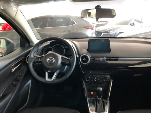 Mazda 2 Touring At 1.5 2022 Rojo Diamante