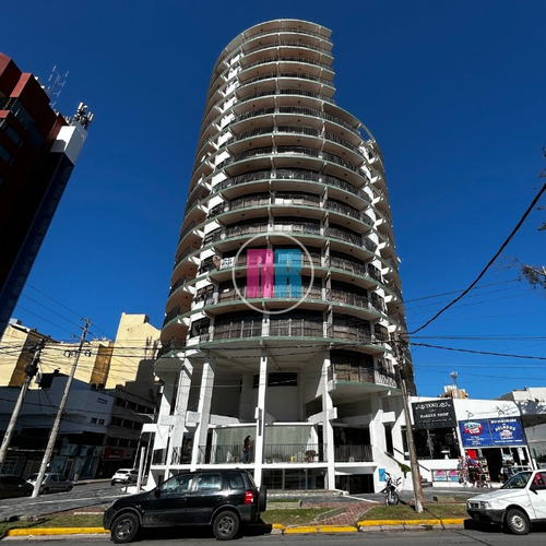 Local En San Bernardo - Sobre Centro Peatonal Y Av San Bernardo. Edificio Redondo.
