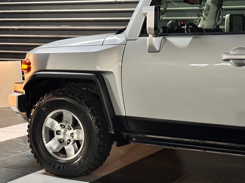 Toyota Fj Cruiser 3p Premium Aa Ee Ra Abs 4x4 At