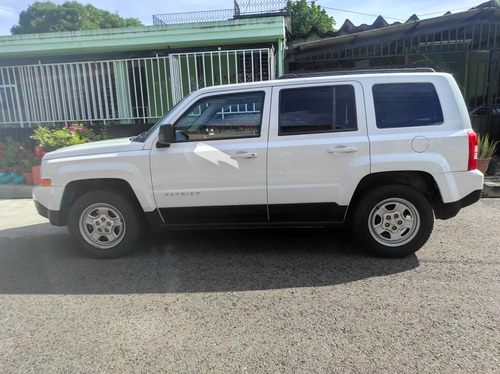 Imagen 3 de 9 de Jeep Patriot 4x2