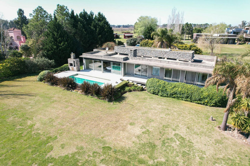 Casa En B° Privado Chacras De La Cruz