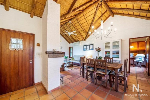 Propiedad En Venta En La Barra A Una Cuadra Y Media Del Mar