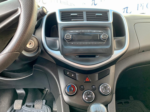 Imagen 11 de 15 de Chevrolet Sonic 2017 1.6 Ls Mt