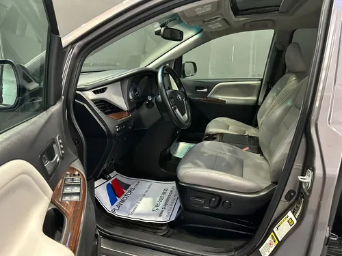 Toyota Sienna 3.5 Limited At