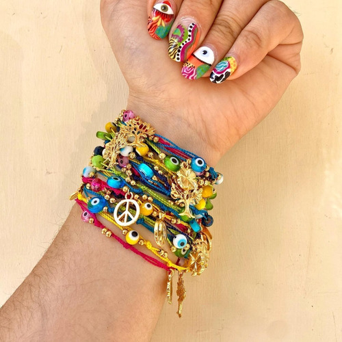 Imagen 1 de 2 de Pulsera Hilos De La Suerte