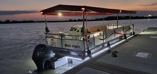 Lancha Catamarán Pontoon