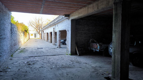 Venta Terreno Con Cocheras En Barrio Alberdi