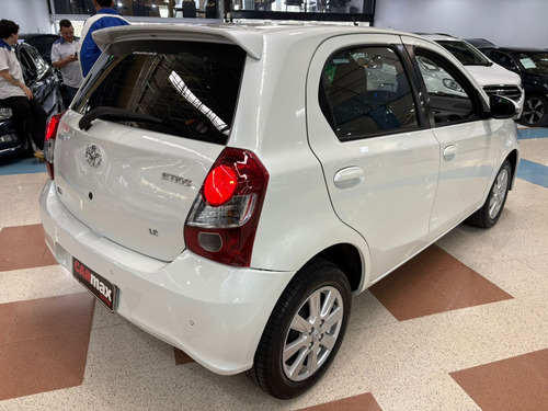 Toyota Etios 1.5 X Plus 16v Aut. 4p