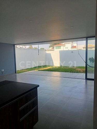 Casa En Renta, En Sendero De Las Moras, Tlajomulco De Zuñiga, Jal.
