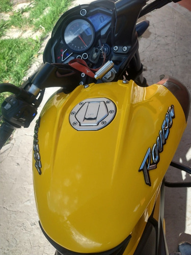 Imagen 2 de 8 de Rouser Ns 200