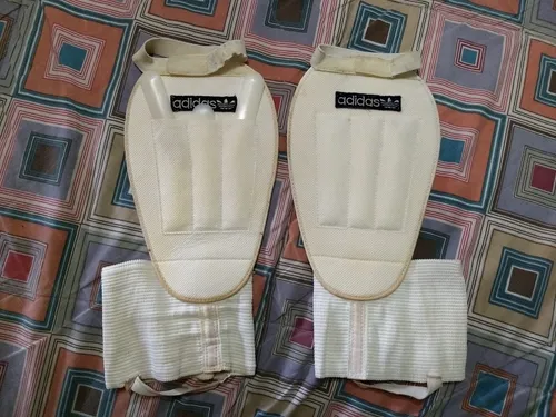 Canilleras adidas usadas top