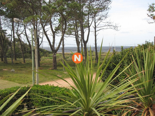 Casa En Venta Y Alquiler, Pinares, Punta Del Este, 4 Dormitorios.- Ref: 208042