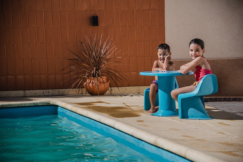 Mesa Para Niños Con 2 Sillones