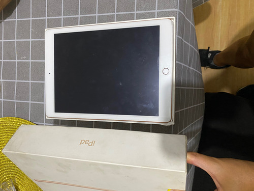 iPad 9.7  Wi-fi 32gb 6ta Generación Mrjn2cl/a Dorado Apple