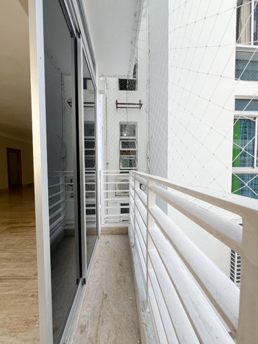 Naco, Apartamento De 2 Habitaciones + Estudio En Alquiler