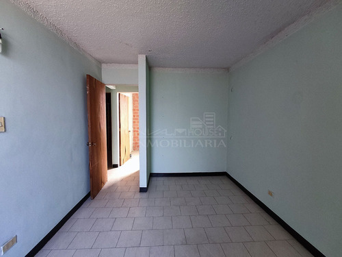 Imagen 3 de 9 de Invalmhouse Inmobiliaria. Apartamento En Venta. Nueva Casarapa Sector El Tablón. Guarenas-edo. Miranda
