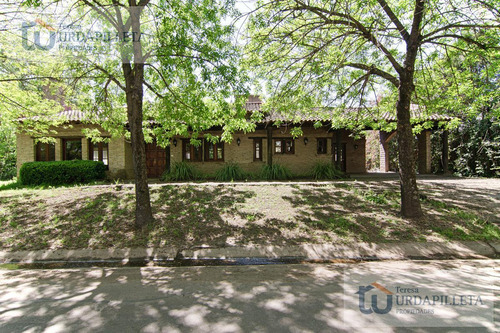 Casa En Alquiler De 3 Dormitorios En Martindale Cc - Teresa Urdapilleta Propiedades