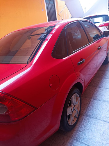 Ford Focus Sedan Sport 5vel Mt