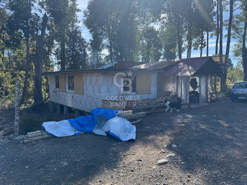 Parcela Con Dos Casas Sin Terminar En Camino A La Colonia