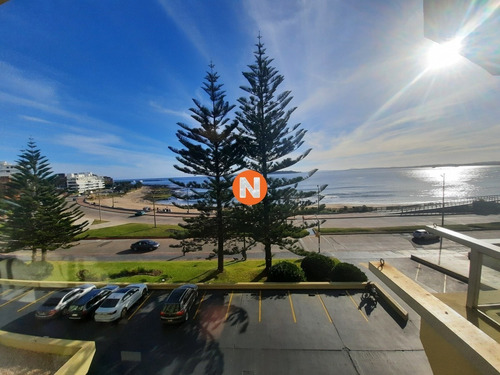 Apartamento En Venta Y Alquiler, Mansa, Punta Del Este, 3 Dormitorios.- Ref: 1800