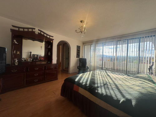 Casa En Venta, Lomas De La Hacienda, 4 Recámaras.
