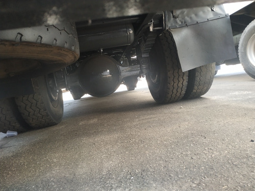 Volvo Vm 210 2011 Toco 4x2 Baú 7 Metros