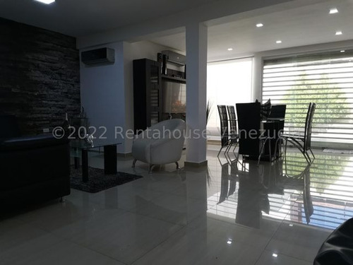 Imagen 15 de 28 de Hermoso Th De Esquina, Con Acabados De Primera. Comodas Habitaciones Con Closet, Hermosa Cocina Completamente Equipada, Amplio Patio Con Caney, 3 Puestos De Estacionamiento Techados