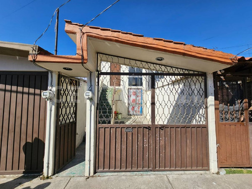 Casa Cuádruplex En Venta En Izcalli Cuauhtémoc V, Metepec, Estado De México.