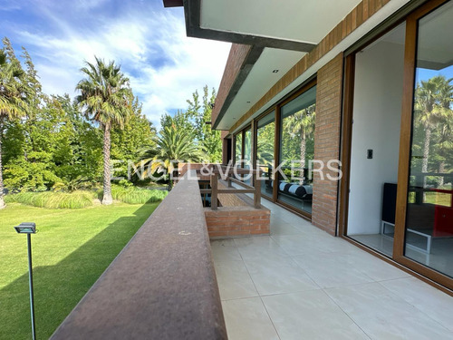 Casa Club De Golf Los Lirios