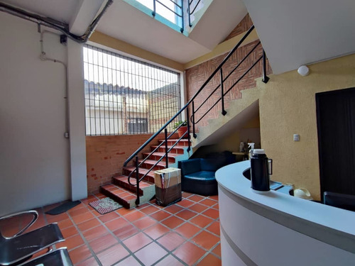 Imagen 10 de 17 de Alquiler Edificio Av Principal De Pueblo Nuevo