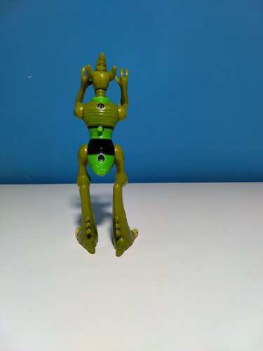 Muñeco Crashhopper Articulado (ben 10 Alien Omniverse) (Usado)