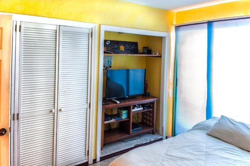 Pent House En Edificio Mas Cotizado De La Isla, Acceso A La Playa