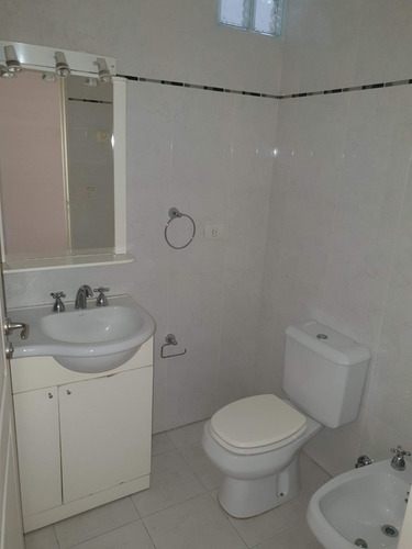 Dueño Vende,3 Amb. Muy Luminosos . 50 Mts De Av. Cordoba .