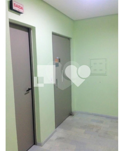 Imagem 2 de 15 de Excelente Sala Comercial Ampla, Com 37m² Privativos, De Fundos, Silenciosa, Iluminada E Reformada - Reo420753