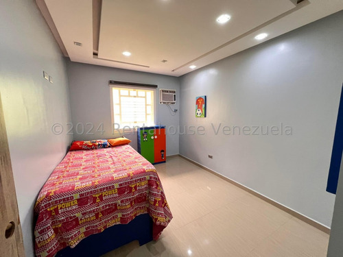 Venta De Townhouse En Karol Home Maracay Aragua 24-27080 Irr