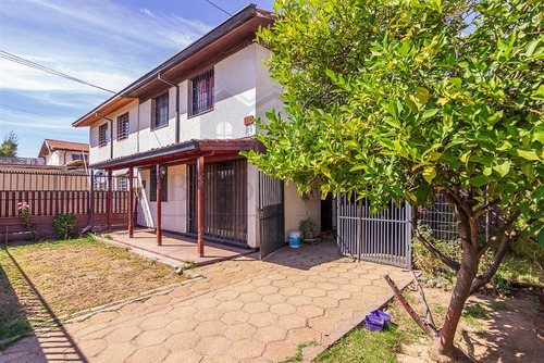 Casa En Venta De 5 Dorm. En Rancagua