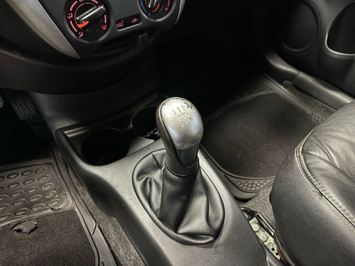 Nissan Versa 1.6 16V FLEX SV 4P MANUAL