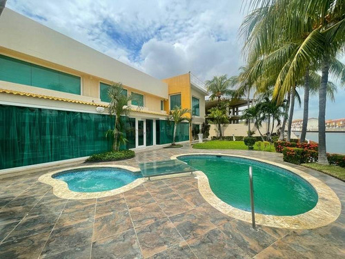 Casa En Venta En Lechería Cr Las Villas