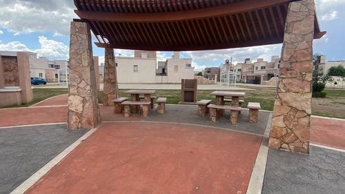 Venta De Casa De Un Nivel En Pachuca. Ideal Si No Deseas Subir Escaleras.