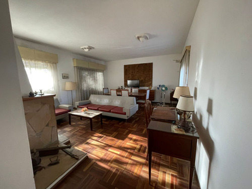 Apartamento En Venta De 3 Dormitorios C/ Cochera En Durazno