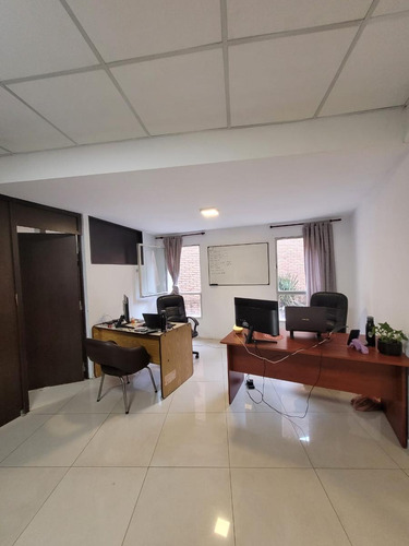 Oficina En Edificio Histórico Excelente Ubicación A Metros Plaza San Martín