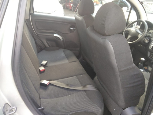 Imagem 12 de 13 de Citroën C3 1.4 Glx Flex 5p 2010