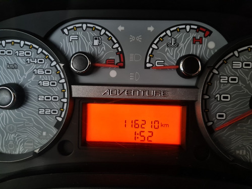 Imagen 7 de 8 de Fiat Strada 1.6 Adventure Gnc 2013