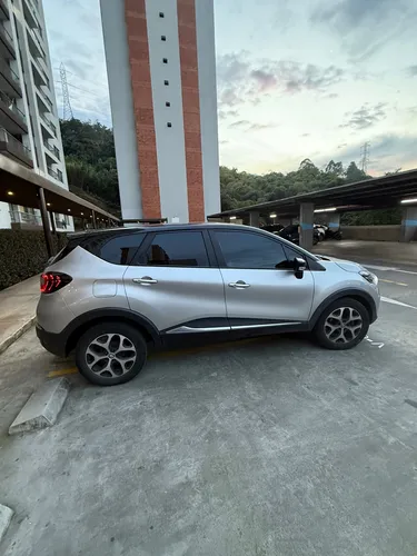 Renault Captur 2.0 Intens Automática