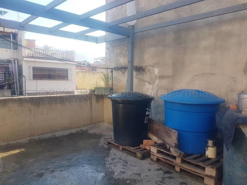 Imagen 14 de 14 de Ramiro E. Ruiz Vende Casa En Catia Mls #22-818