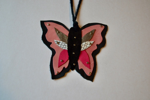 Imagen 2 de 5 de Collar Mariposa , Regalo, Joyeria En Cuero, Diseño, Cod1