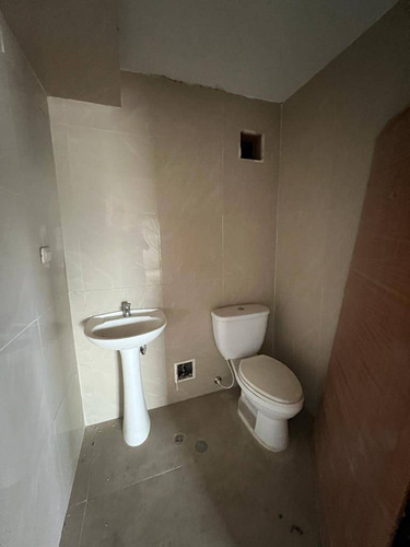 Imagen 5 de 5 de Oficina En Venta En Cc El Cristal Las Quintas De Naguanagua Cód 150722 Acv