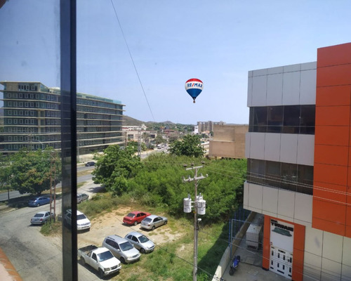 Re/max 2mil Vende Oficina En Centro Empresarial Esparta, Av. Jóvito Villalba, Mun Maneiro, Isla De Margarita, Edo. Nueva Esparta