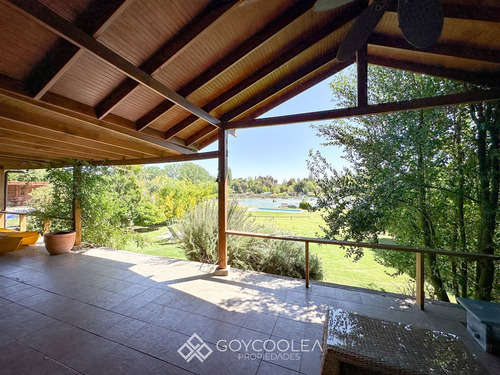 Casa En Venta De 4 Dorm. En Las Cabras